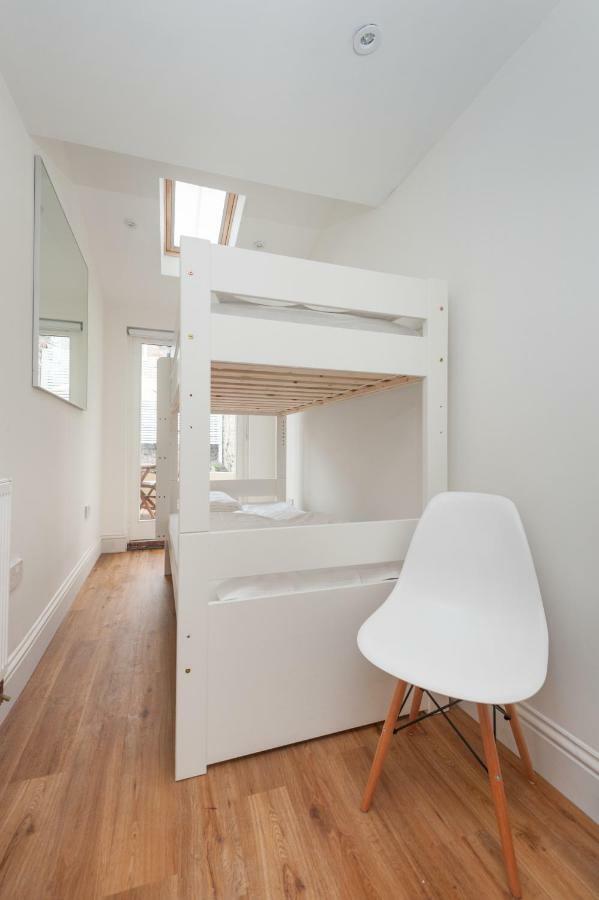 Sea Breeze Cottage With Parking By Myholidaylet Brighton Exterior photo